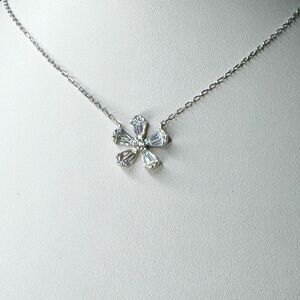 Elegant 18K WG and Sterling Silver Flower Pendant Necklace